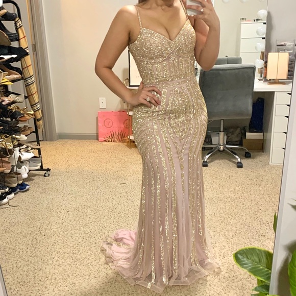 ✨Luxurious Rose Gold mermaid sparkly prom dress✨ - Picture 5 of 8